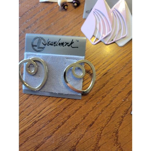 NWD Lot of Pair of Pierced Earrings 80s 90s Vintage Enamel Variety Styles - Picture 6 of 10